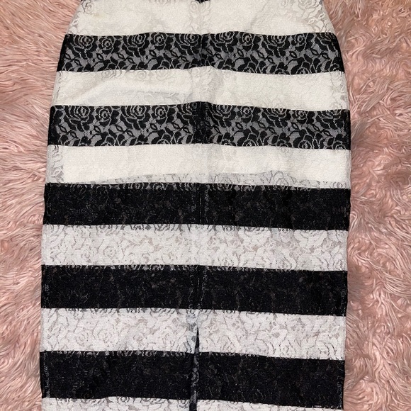 **Express Pencil Skirts Duo: Sleek Sophistication for Every Occasion** - Picture 5 of 5